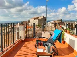 Les Voltes III - stunning 5BD home with panoramic views in hilltop wine village