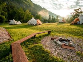 Glamping Gozdna Jasa，位于博维茨的豪华帐篷营地