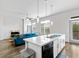 Modern Austin 2BR 2B Apt with Pool Parking & WIFI，位于奥斯汀的公寓