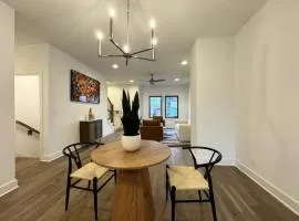 Beautiful Modern Home! 4 minutes to the downtown!