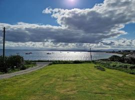Houses by the Sea An Fód Dubh，位于布拉克索德的酒店