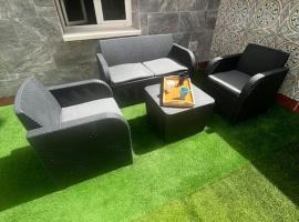 Apartamento céntrico con terraza EBI02919，位于波图加莱特的酒店