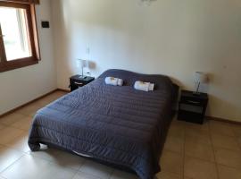 Casa con Jardin en Bariloche，位于圣卡洛斯-德巴里洛切的酒店