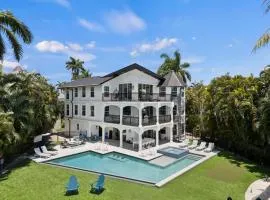 The Sunset Escape-Riverfront Elegance