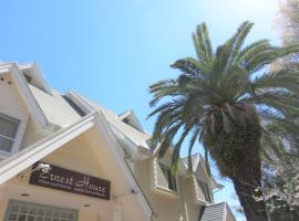 Ernest House，位于下田的酒店