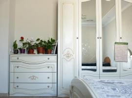 Dastans Homestay, Bed and Breakfast & Horse riding，位于Kyzart的酒店