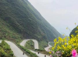 Local Ha Giang Hostel，位于Làng Lap的酒店