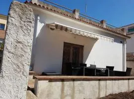 2 bedrooms house at Palamos 100 m away from the beach with enclosed garden and wifi