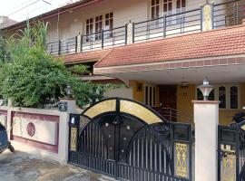 Guru Someshwara Cottage，位于奇克马格尔的酒店