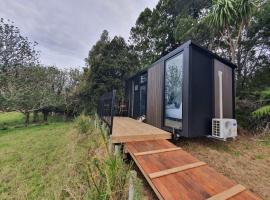 The Kauri Haven by Tiny Away，位于Waitoki的酒店