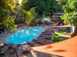 Victoria Falls Backpackers Zambia，位于利文斯顿的酒店