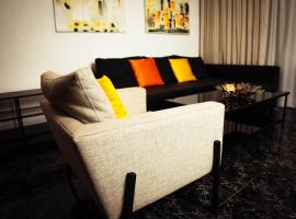 Residenciales H1 & H2 - Breakfast & Room Service - Airport close，位于圣地亚哥洛斯卡巴的酒店