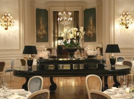 InterContinental Hotels Chantilly Chateau Mont Royal, an IHG Hotel，位于拉沙佩勒阿斯特里克游乐园附近的酒店