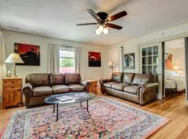 Cozy Elkhart Lake Apartment Walk to Town and Dining