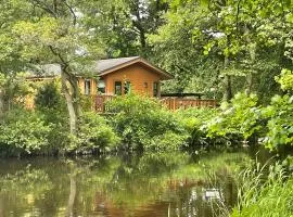 Riverbank Lodge