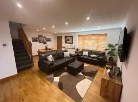 Wilford Charm Spacious 3BR Retreat in Nottingham