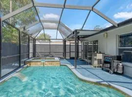 Luxury Style townhome with Pool - 1 Miles to Bucs Stadium