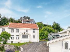 Awesome Home In Kristiansund With House Sea View，位于克里斯蒂安桑德的乡村别墅