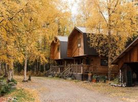 Cozy Cabin on Wooded Property，位于瓦西拉的酒店