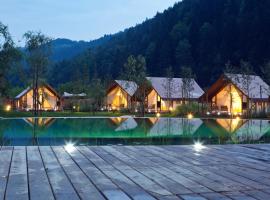 Charming Slovenia - Herbal Glamping Resort Ljubno，位于Ljubno的海滩短租房