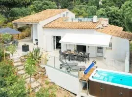 SELECT'soHOME - Villa avec spa et piscine pour 10 personnes à proximité de la plage d'Aiguebelle ! - VILLA MANDARINIERS
