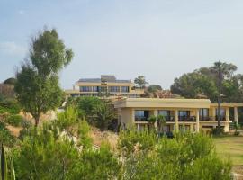 Foz Club - Algarve，位于阿尔沃尔特雷斯·伊尔毛斯海滩附近的酒店