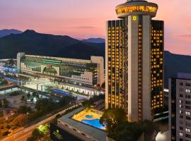 深圳香格里拉, 近罗湖口岸，室外泳池，位于深圳的酒店