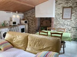Maison en pierre au Lac du Jaunay