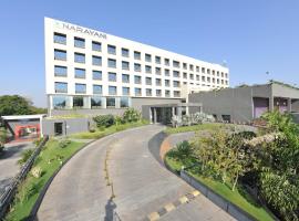 Narayani Heights, Ahmedabad，位于萨达尔·瓦拉巴伊·帕特尔国际机场 - AMD附近的酒店