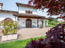 Holiday Home Collina San Ponzio by Interhome，位于巴罗洛的酒店
