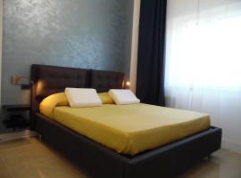 Siris Hotel，位于新锡里马里纳的酒店