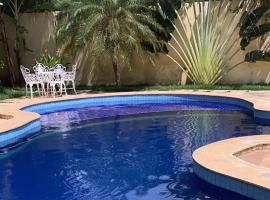Casa Charmosa com Piscina - Quartos Privativos