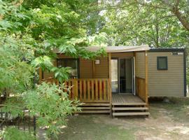 camping le Vieux Colombier，位于穆斯捷-圣玛丽的露营地