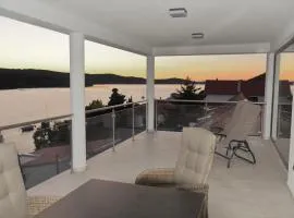 Villa Pina Tisno