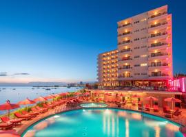 NYX Hotel Ibiza by Leonardo Hotels-Adults Only，位于圣安东尼奥湾的带停车场的酒店