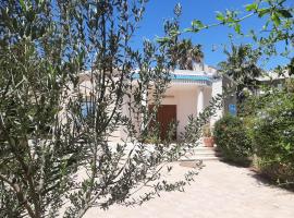 Villa à Chott-Meriem, Sousse, 400 m de la plage，位于苏塞的酒店