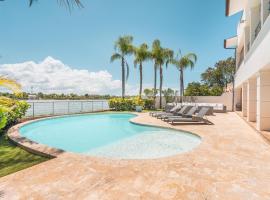 Seaside Bliss with pool and spectacular view，位于Las Minas的乡村别墅