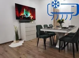 Przestronny Luksusowy Apartament, Klimatyzacja, Duży Parking, Zameldowanie 24h, 2 sypialnie, salon, kuchnia, pralnia, monitoring, 95mkw