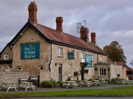 The White Horse, Empingham，位于奥克姆的酒店