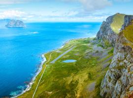 Værøy Old Airport，位于Værøy的酒店