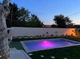 Maisonnette avec jardin piscine non accessible，位于马赛的酒店