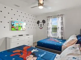 Stunning Townhouses 5 Minutes away Disney!，位于基西米的乡村别墅