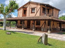 La Muralla de Gredos Hotel Rural，位于马德里加尔德拉韦拉的酒店