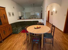 Casa vacanza predaia，位于Taio的酒店