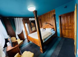 Broken bed hootel，位于考纳斯的酒店