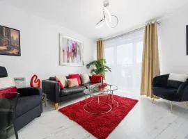 Cityfront Luxe Apt Near City Centre Facing Etihad & Coop Live, Free Parking