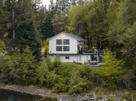 Riverside Retreat on Skagit River，位于Concrete的酒店