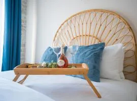 MINIQ HOMES 101 - Near Sea Foça Center 2BR Historic Stone House