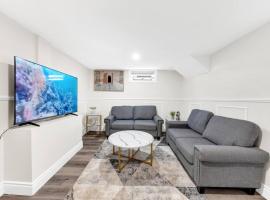 Basement Apartment in south Windsor，位于温莎的酒店