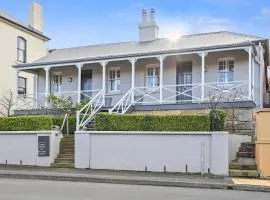 Hampden Cottage Luxury Georgian Apartment